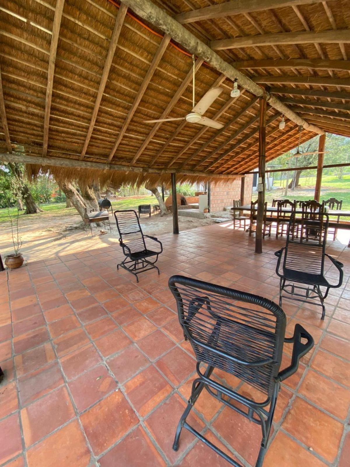 Posada San Miguel Paraguari Esterno foto