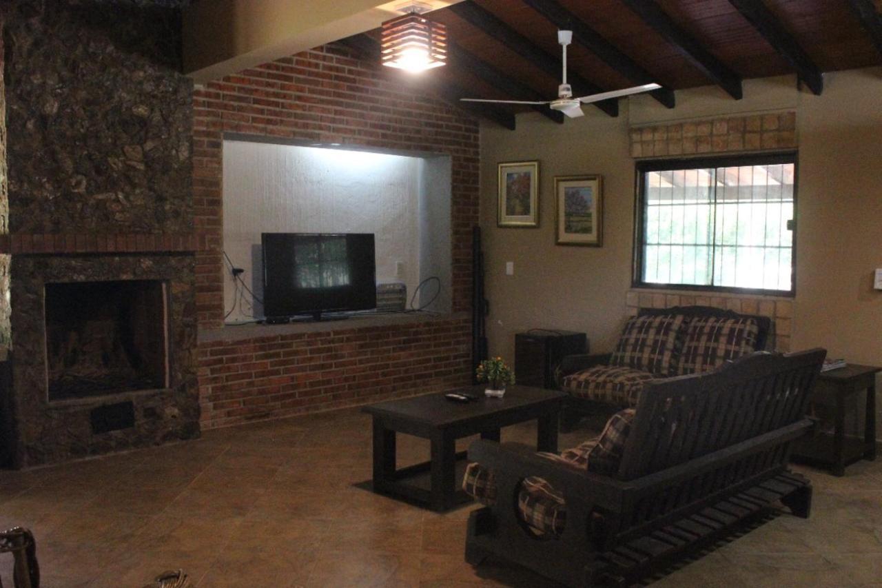 Posada San Miguel Paraguari Esterno foto